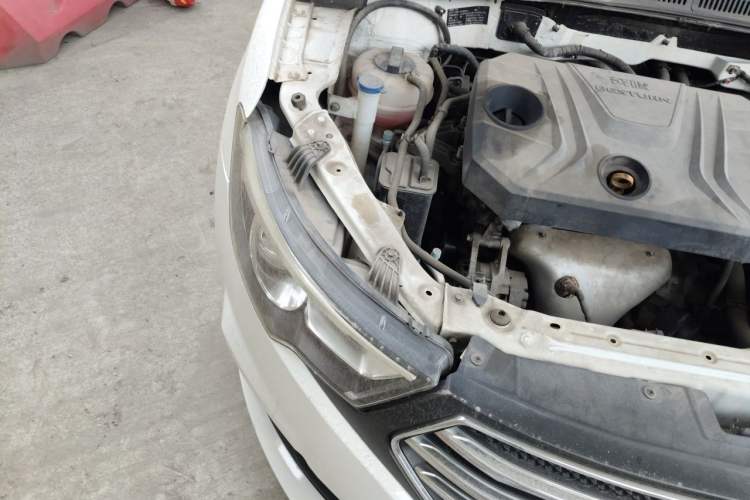 Used Bestune B30 2016 1.6L manual luxury version Engine Bay Right