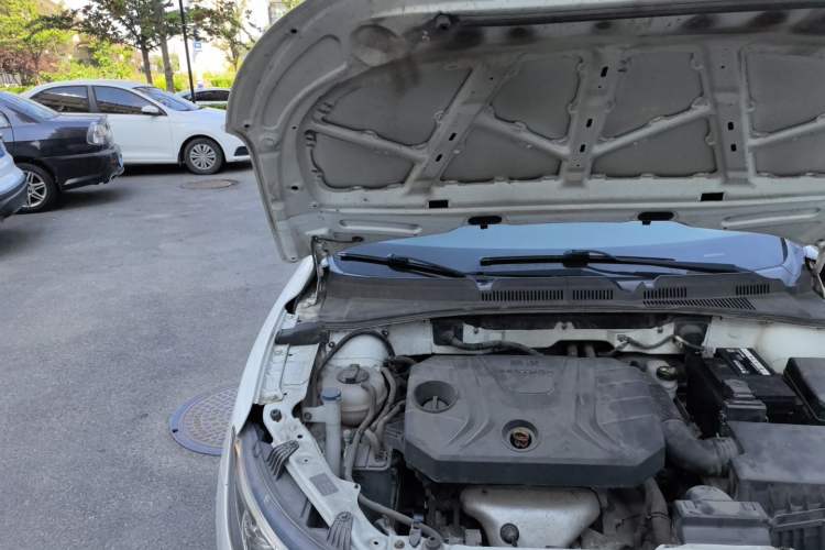 Used Bestune B30 2016 1.6L manual luxury version Engine Bay Right