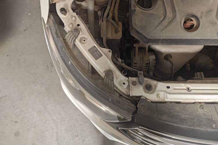 Used Bestune B30 2016 1.6L Automatic Luxury Model Engine Bay Right