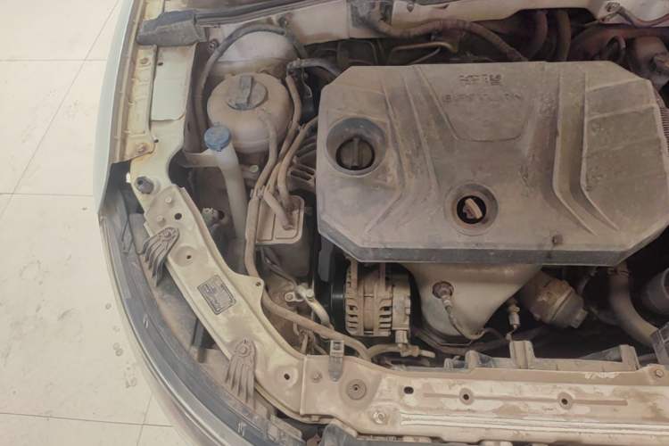 Used Bestune B30 2016 1.6L manual luxury version Engine Bay Right