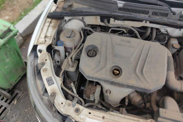 Used Bestune B30 2016 1.6L manual luxury version Engine Bay Right