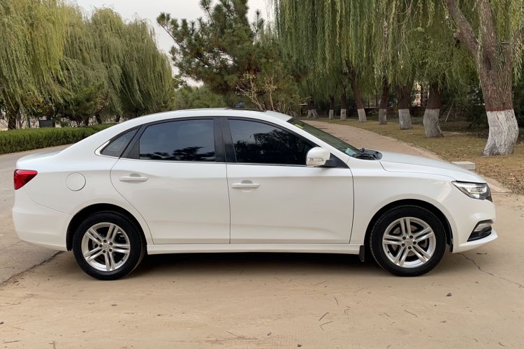 Used Bestune B30 2016 1.6L manual Comfort trim level Exterior 2