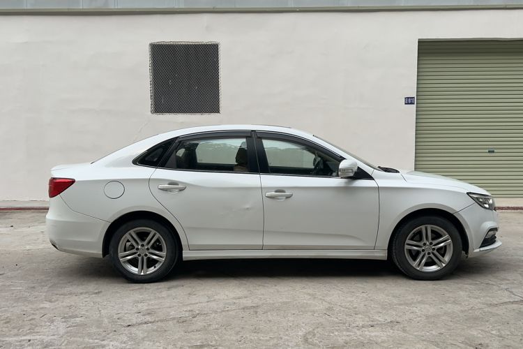 Used Bestune B30 2016 1.6L Automatic Luxury Model Exterior 2