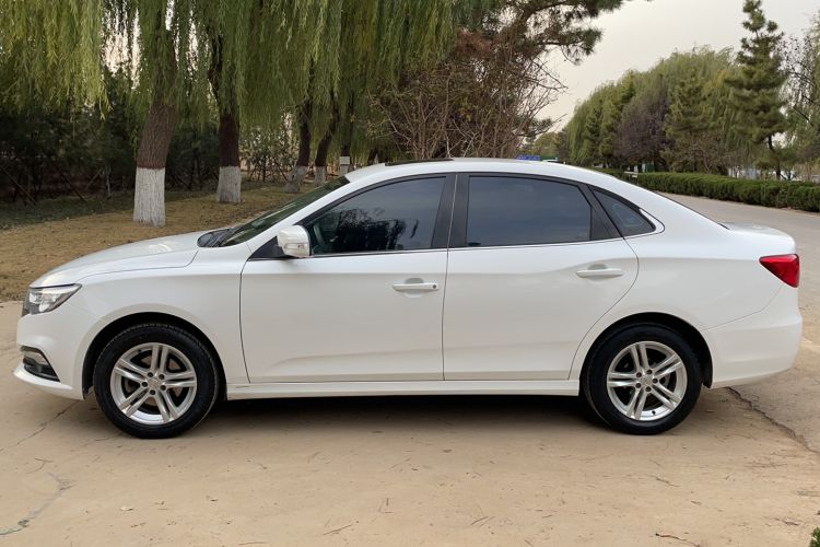 Used Bestune B30 2016 1.6L manual Comfort trim level Exterior 5