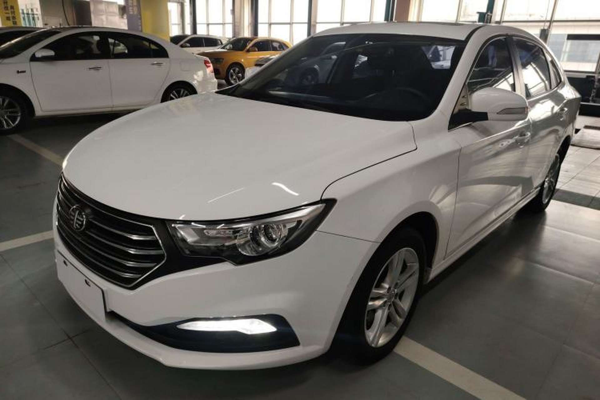 Used Bestune B30 2016 1.6L manual luxury version Front Left 45 Deg