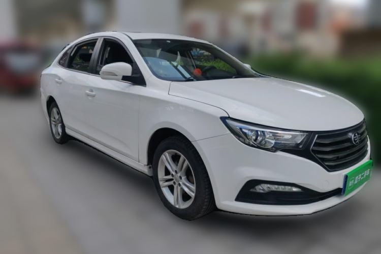 Used Bestune B30 2016 1.6L manual luxury version Front Right 45 Deg