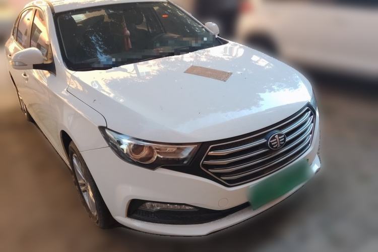 Used Bestune B30 2016 1.6L manual Comfort trim level Front Right 45 Deg