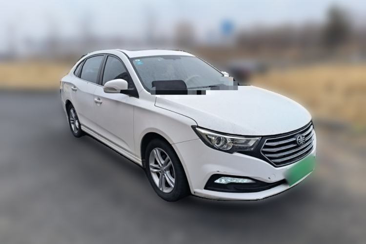 Used Bestune B30 2016 1.6L manual luxury version Front Right 45 Deg