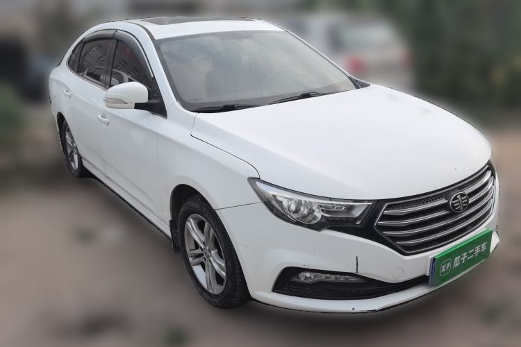 Used Bestune B30 2016 1.6L manual luxury version Front Right 45 Deg