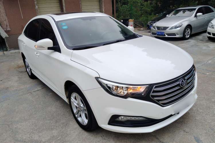 Used Bestune B30 2016 1.6L Automatic Luxury Model Front Right 45 Deg