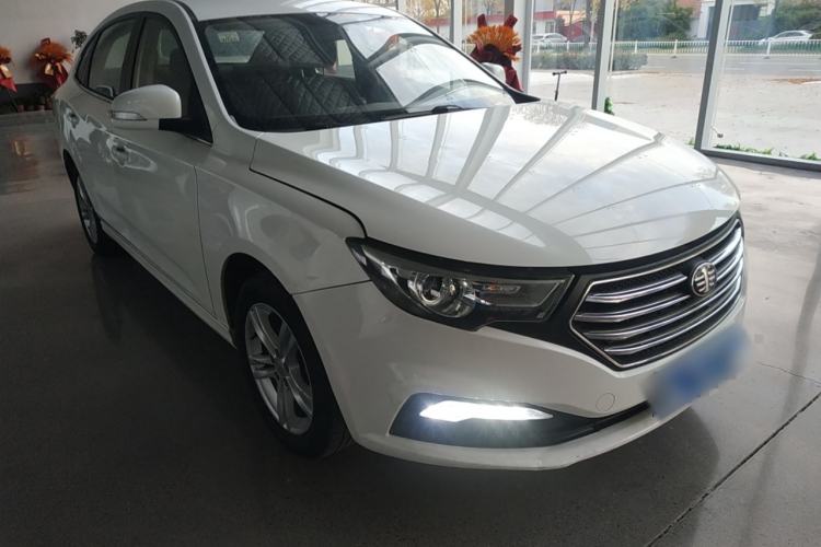 Used Bestune B30 2016 1.6L manual Comfort trim level Front Right 45 Deg
