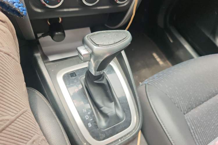 Used Bestune B30 2016 1.6L Automatic Premium Edition Gear Lever