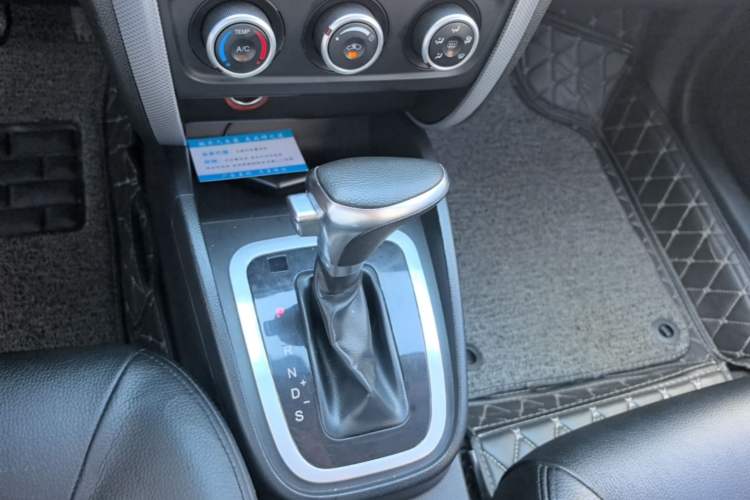Used Bestune B30 2016 1.6L Automatic Luxury Model Gear Lever