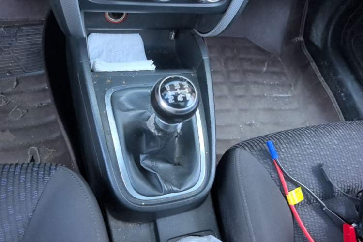 Used Bestune B30 2016 1.6L manual luxury version Gear Lever