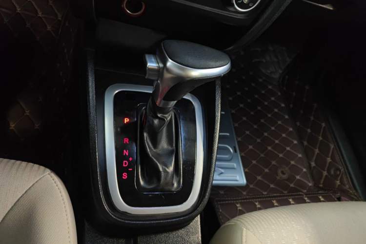 Used Bestune B30 2016 1.6L Automatic Luxury Model Gear Lever