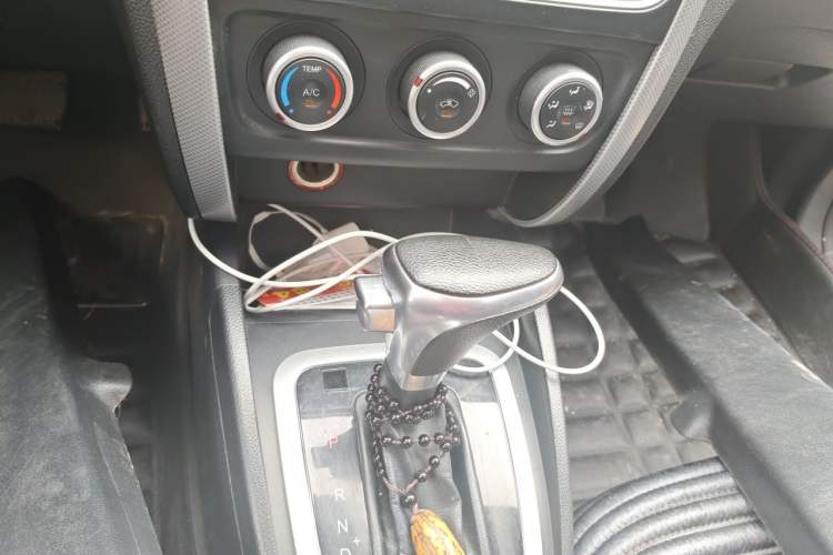 Used Bestune B30 2016 1.6L Automatic Luxury Model Gear Lever