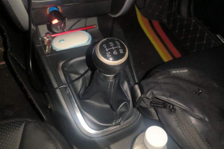 Used Bestune B30 2016 1.6L manual luxury version Gear Lever