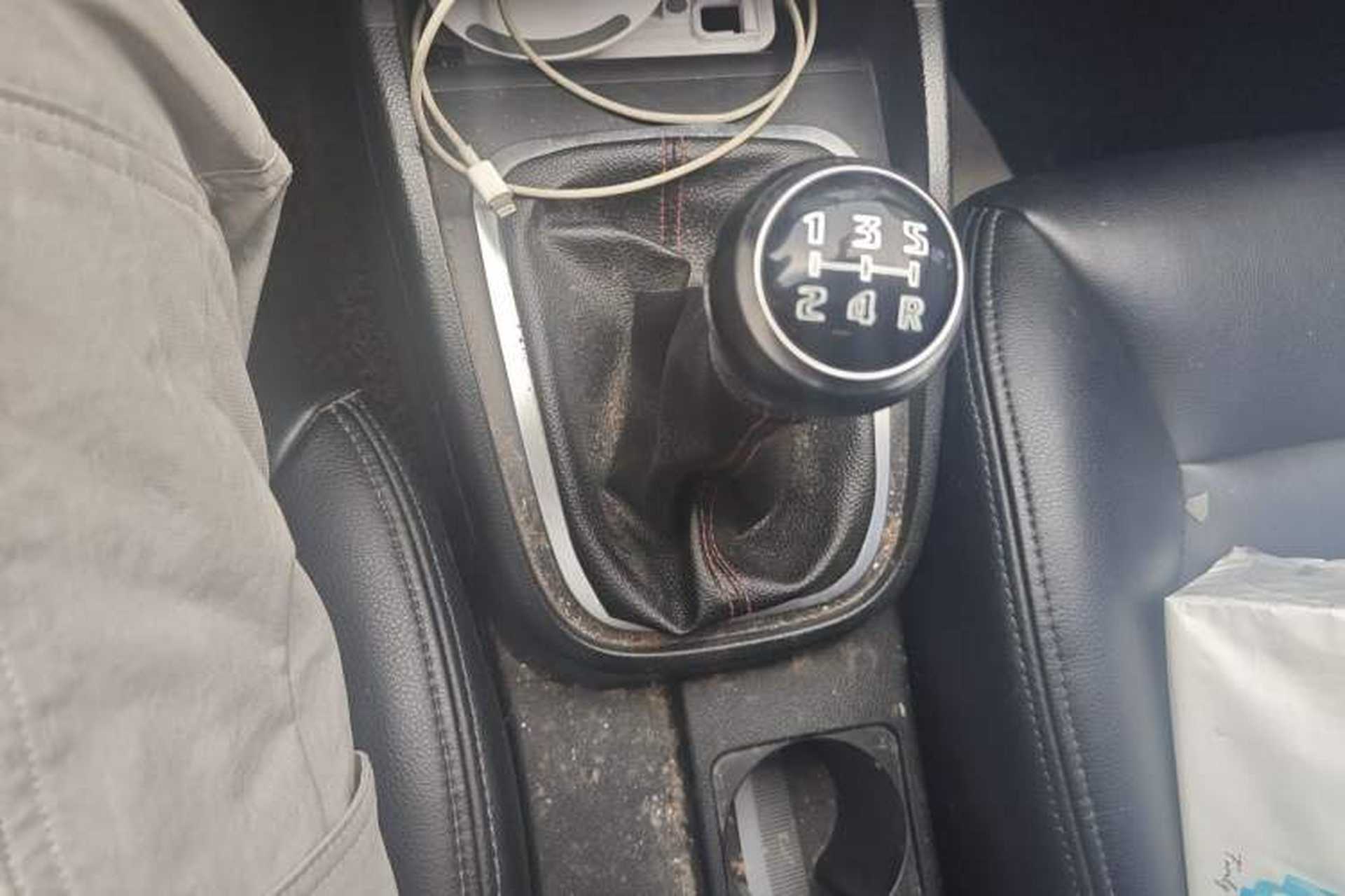 Used Bestune B30 2016 1.6L manual luxury version Gear Lever