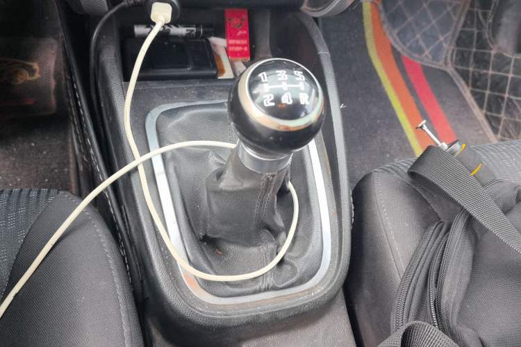 Used Bestune B30 2016 1.6L manual luxury version Gear Lever