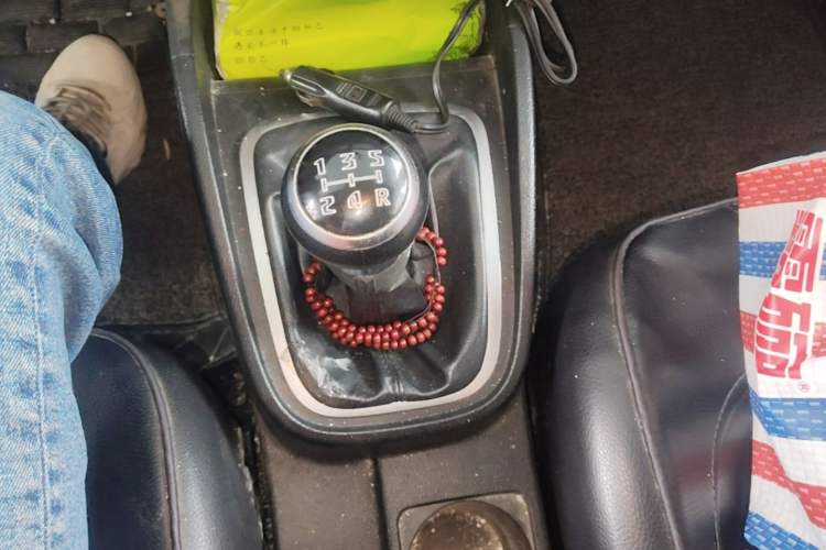 Used Bestune B30 2016 1.6L manual luxury version Gear Lever