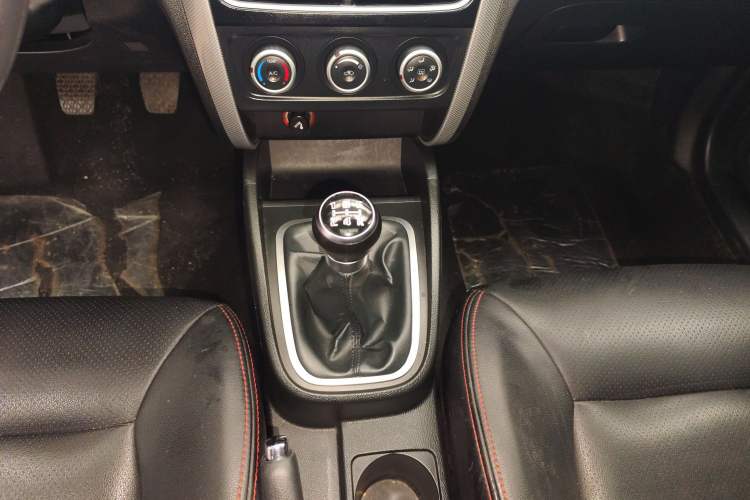 Used Bestune B30 2016 1.6L manual luxury version Gear Lever