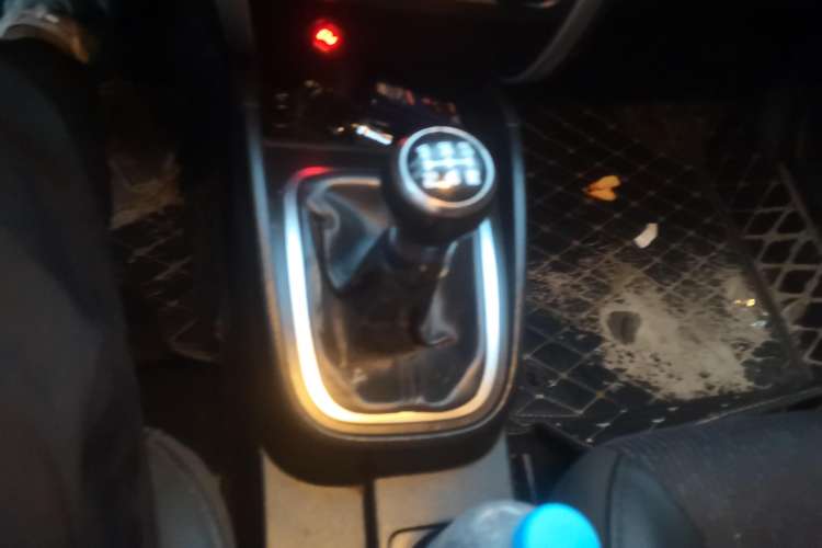 Used Bestune B30 2016 1.6L Manual Premium Edition Gear Lever