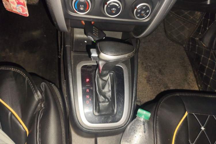 Used Bestune B30 2016 1.6L Automatic Luxury Model Gear Lever