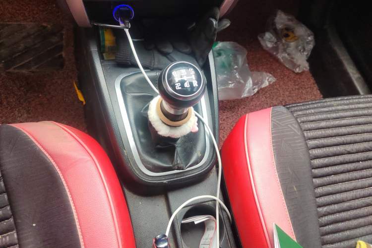 Used Bestune B30 2016 1.6L manual luxury version Gear Lever
