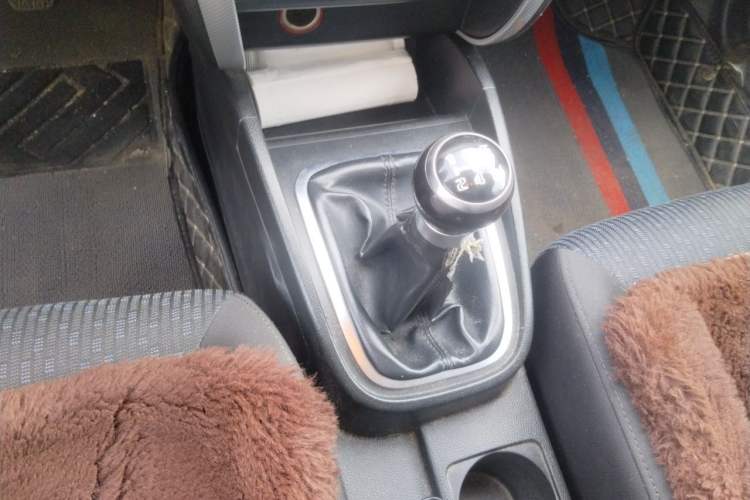 Used Bestune B30 2016 1.6L manual luxury version Gear Lever