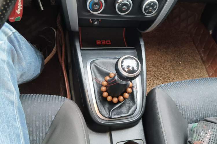 Used Bestune B30 2016 1.6L manual luxury version Gear Lever