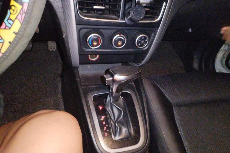 Used Bestune B30 2016 1.6L Automatic 10th Anniversary Edition Gear Lever