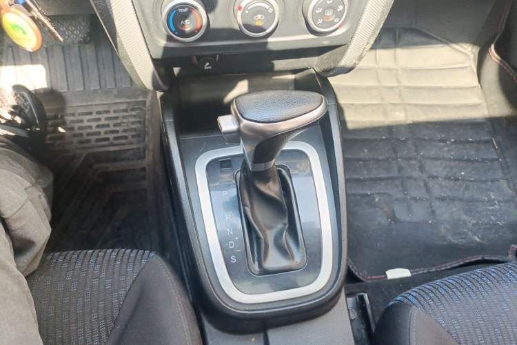 Used Bestune B30 2016 1.6L Automatic Luxury Model Gear Lever