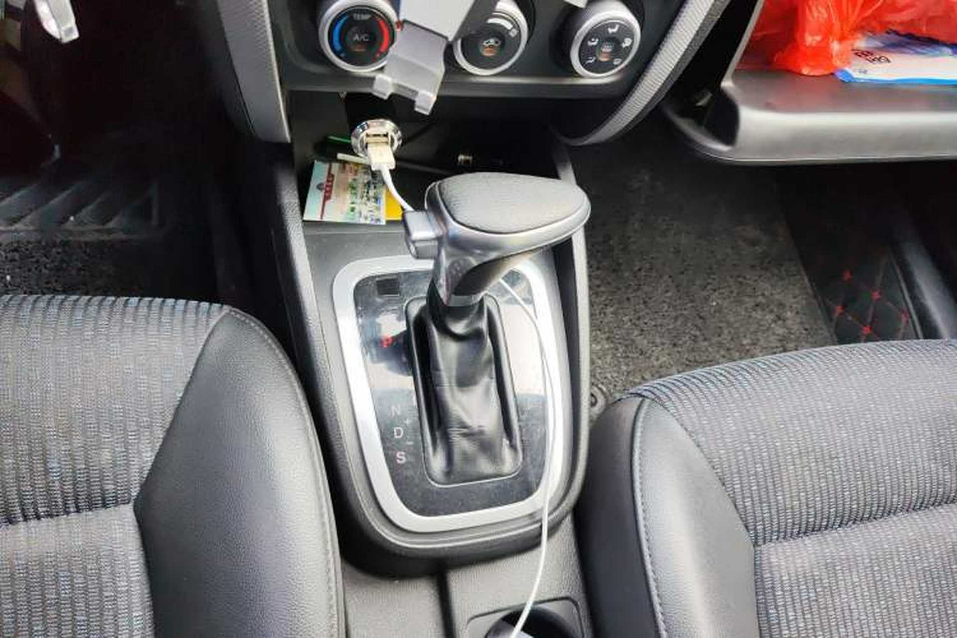 Used Bestune B30 2016 1.6L Automatic Premium Edition Gear Lever