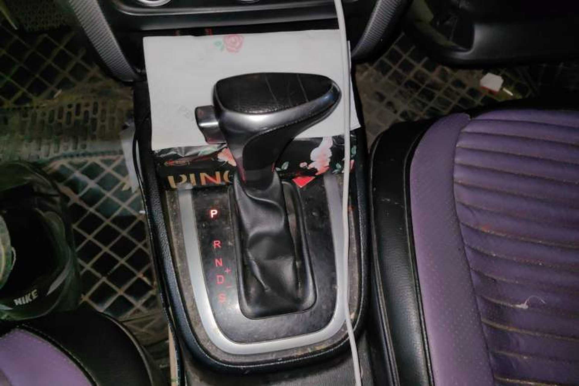 Used Bestune B30 2016 1.6L Automatic Luxury Model Gear Lever