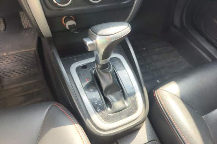 Used Bestune B30 2016 1.6L Automatic Luxury Model Gear Lever