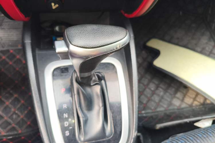 Used Bestune B30 2016 1.6L Automatic Premium Edition Gear Lever