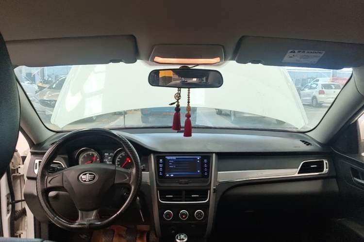 Used Bestune B30 2016 1.6L manual Comfort trim level Headliner