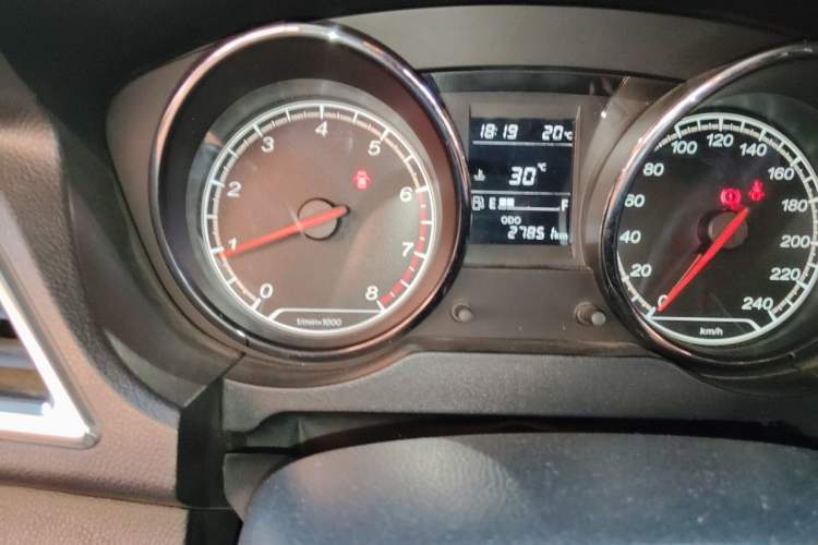 Used Bestune B30 2016 1.6L manual Comfort trim level Instrument Cluster