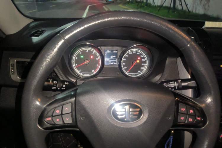 Used Bestune B30 2016 1.6L manual luxury version Instrument Cluster