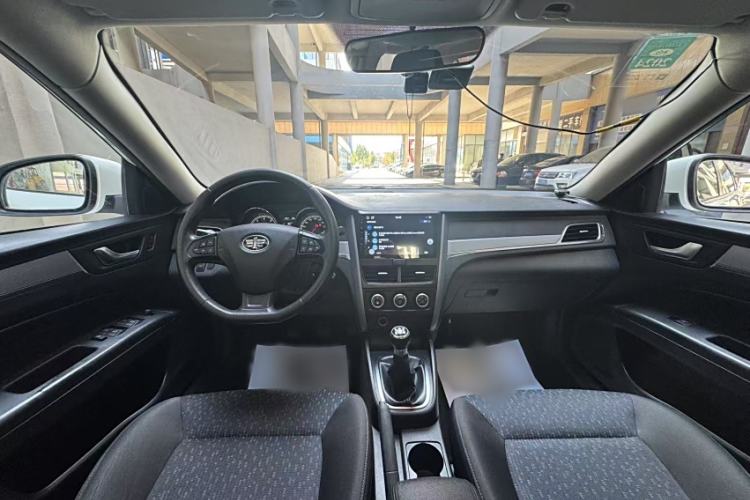 Used Bestune B30 2016 1.6L manual luxury version Interior 1