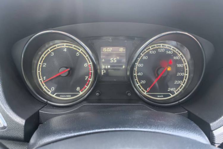 Used Bestune B30 2016 1.6L Automatic Luxury Model Interior 11