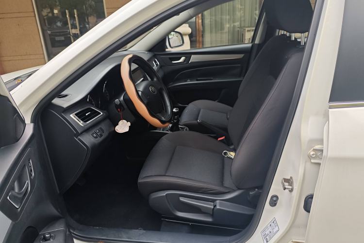 Used Bestune B30 2016 1.6L manual Comfort trim level Interior 2