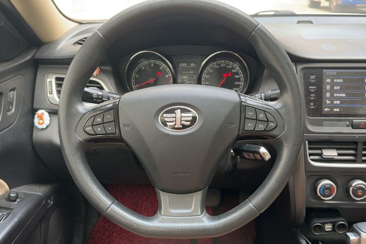 Used Bestune B30 2016 1.6L Automatic Luxury Model Interior 4