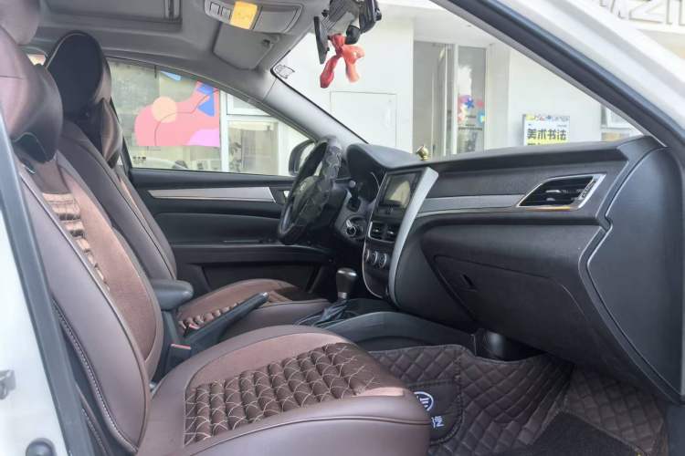 Used Bestune B30 2016 1.6L Automatic Luxury Model Interior 7