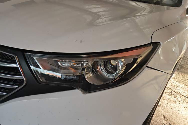 Used Bestune B30 2016 1.6L Automatic 10th Anniversary Edition Left Front Headlight