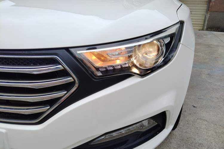 Used Bestune B30 2016 1.6L Automatic Luxury Model Left Front Headlight