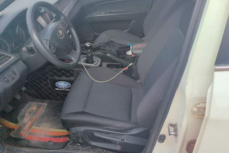 Used Bestune B30 2016 1.6L manual luxury version Left Front Seat