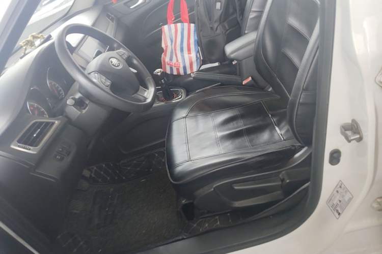 Used Bestune B30 2016 1.6L manual luxury version Left Front Seat