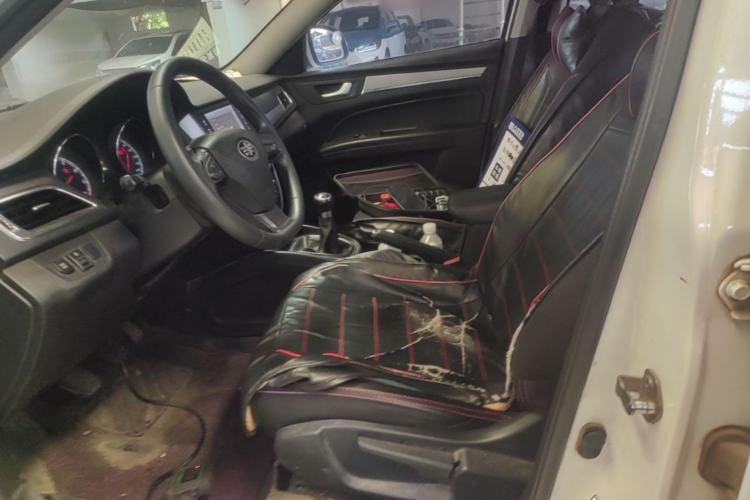 Used Bestune B30 2016 1.6L manual luxury version Left Front Seat