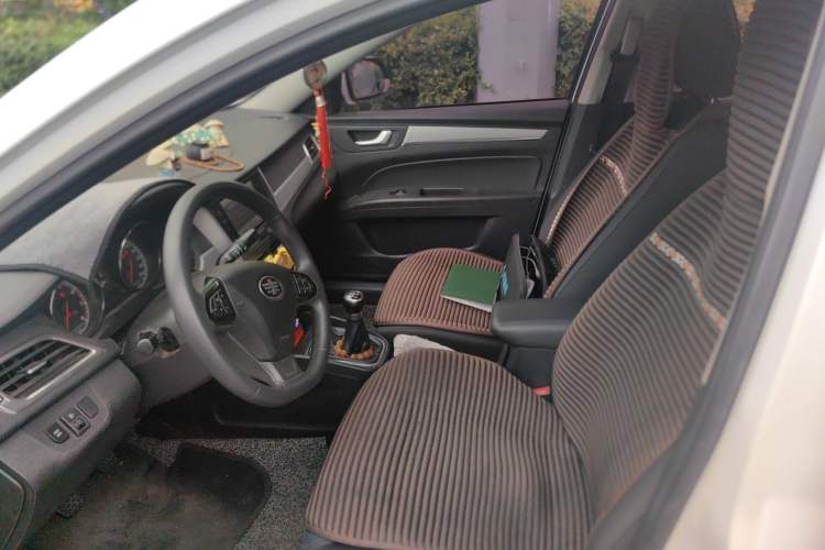 Used Bestune B30 2016 1.6L manual luxury version Left Front Seat
